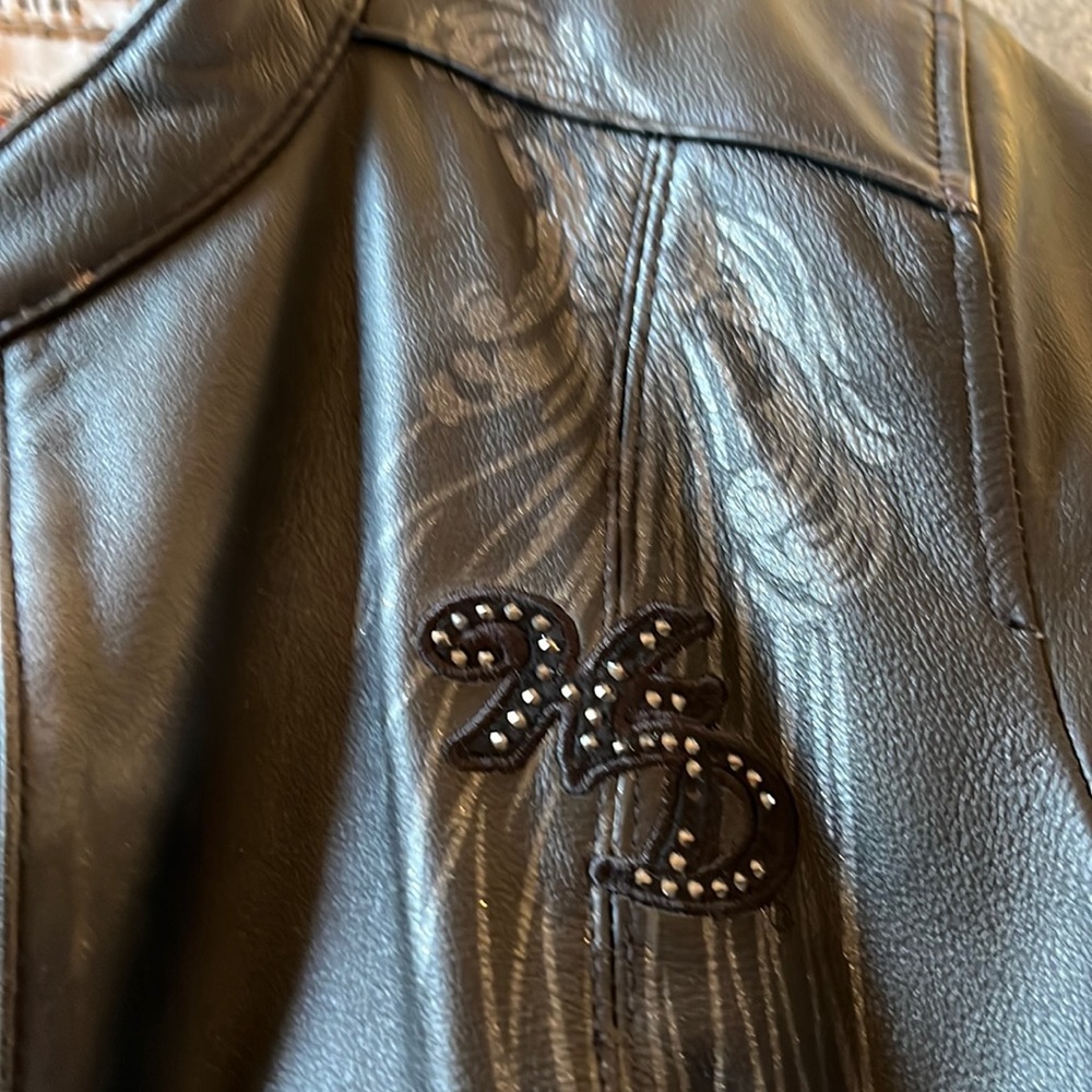 Womans Harley Davidson leather jacket beautiful bling and silver wings
